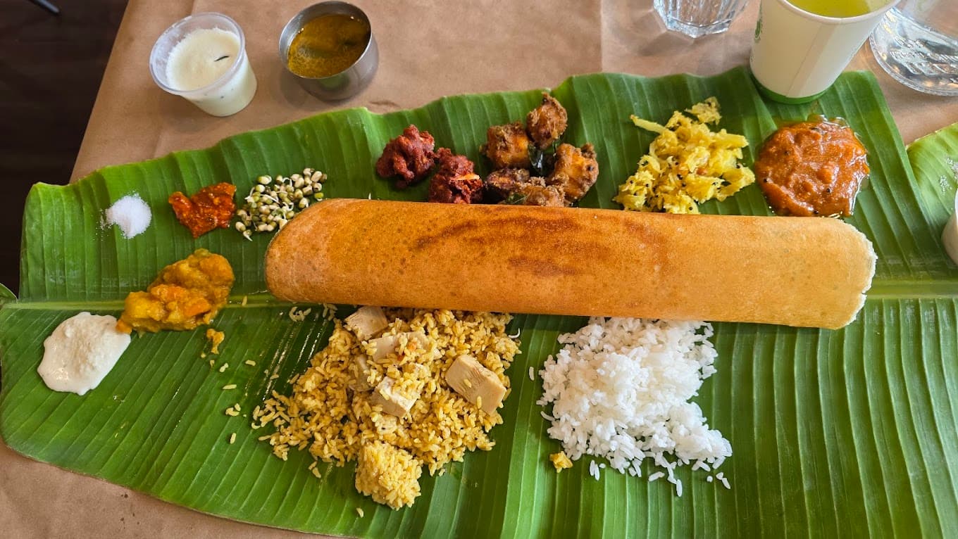 Delicacies by banana leaf — photo 2